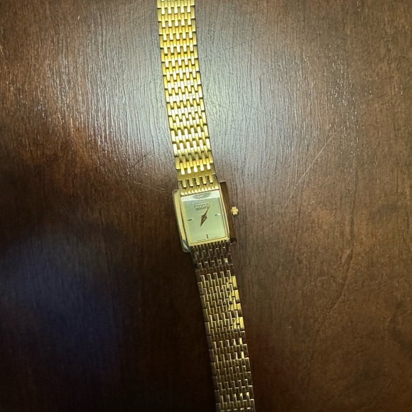 Watch - Picture 2 of 3